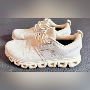 On Cloud Shoes Women sz 6 Cloud 6 Waterproof Trail Running Sneakers Cream Hike